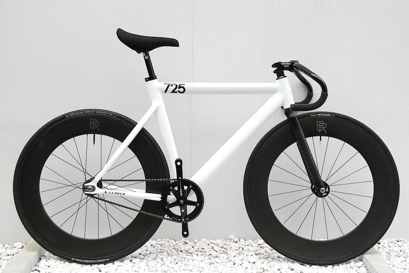 毎回のことながら即完売するほど大人気の 735,725TRが入荷します