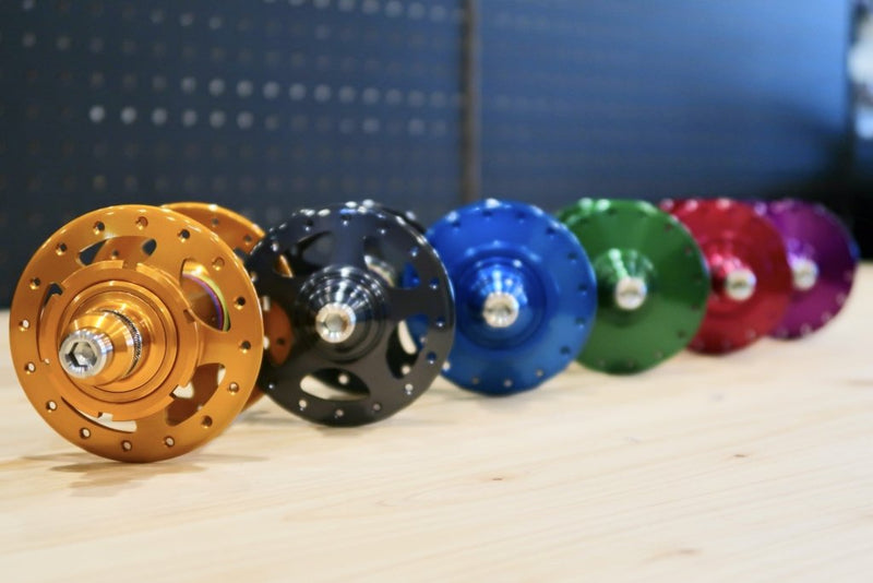 ついに来ました、MACKハブ。