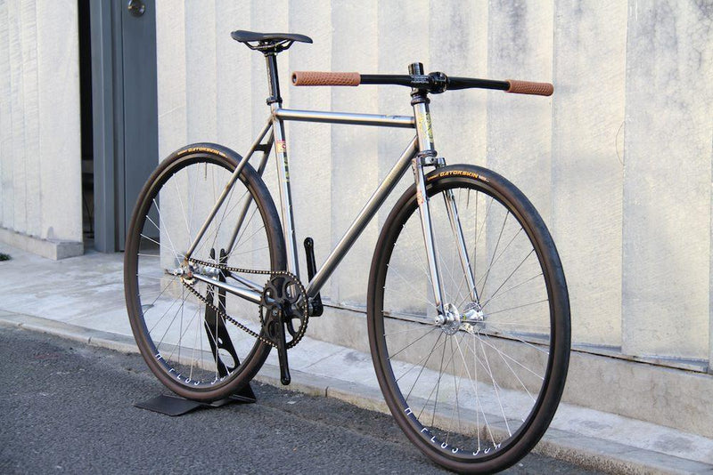 CINELLIとMASHのChasが手がけた新作