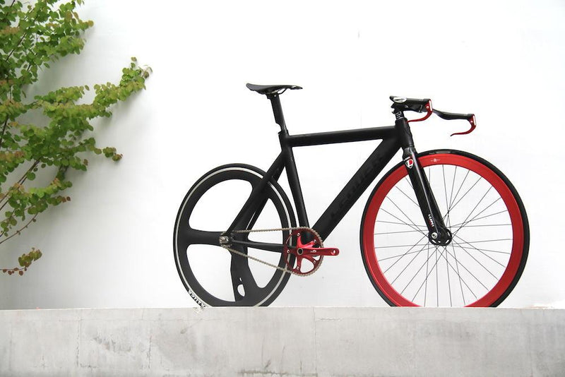 LEADER BIKE 735TR BLACK vs RED.