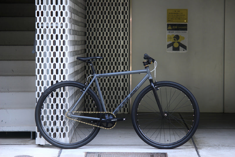 カラーパーツで魅せるピストバイクのカスタム提案。