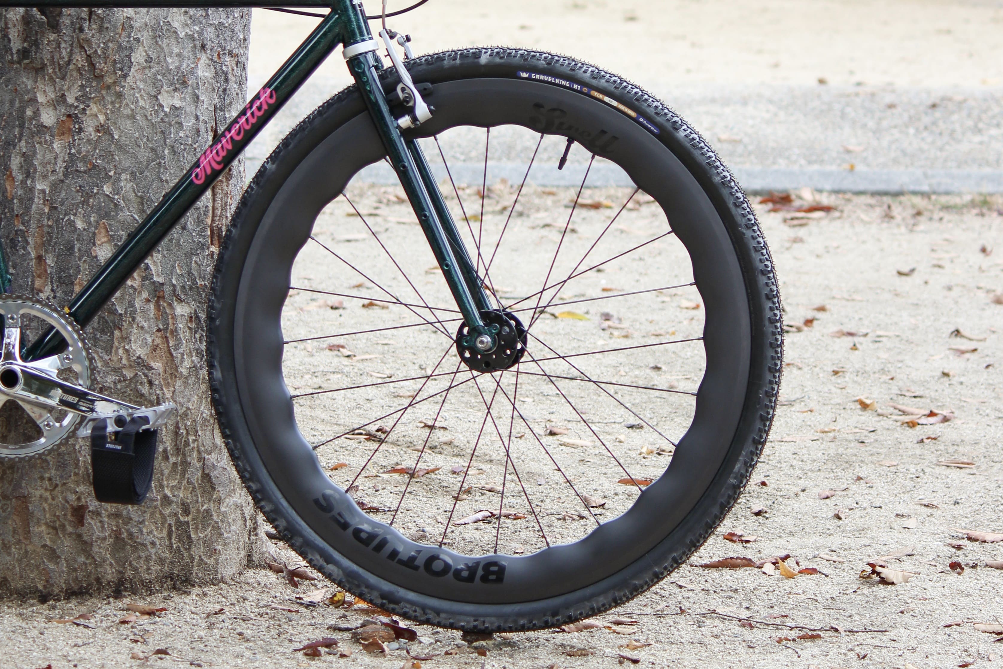 BROTURES SWELLで広げるカスタムの可能性。 | ブローチャーズ