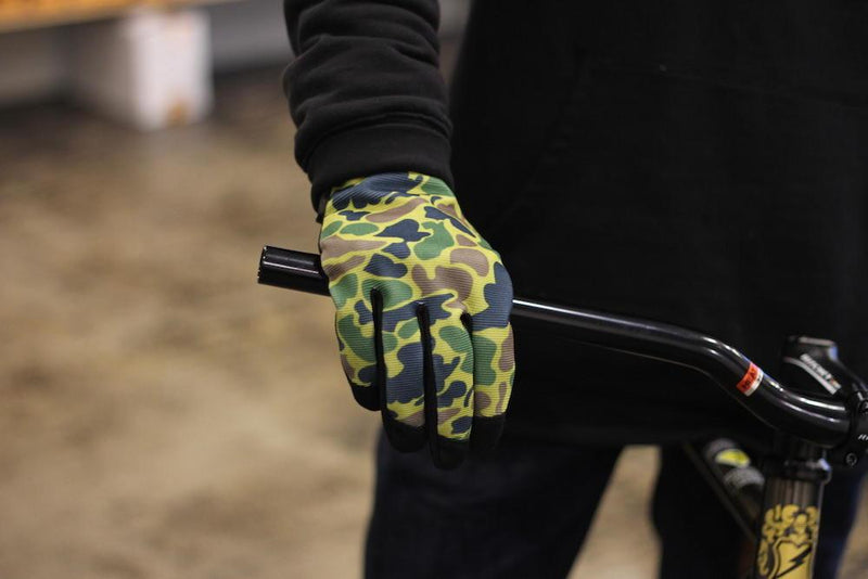 寒いなんて言わせないっ!! 最高のグローブ入荷!!