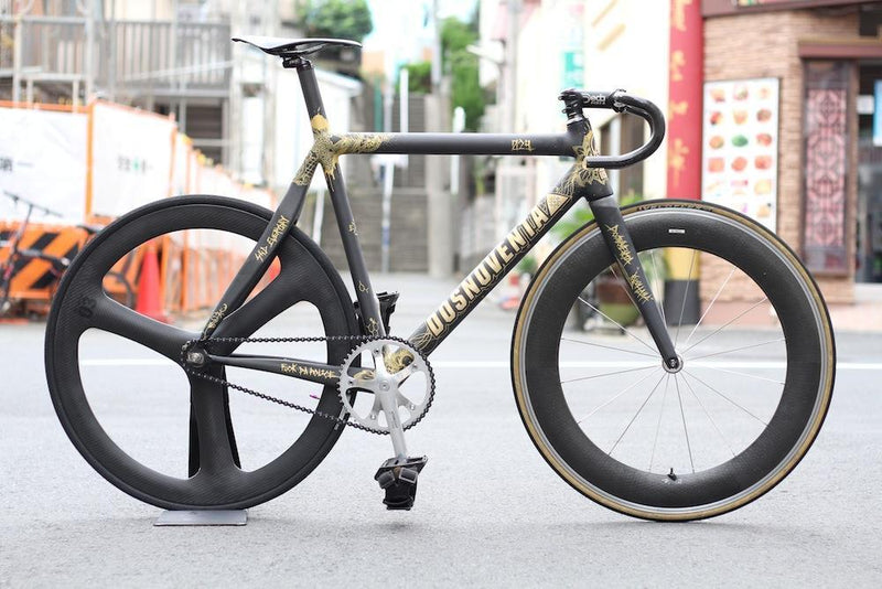 ART PAINT ON DOSNOVENTA TOKYO!!