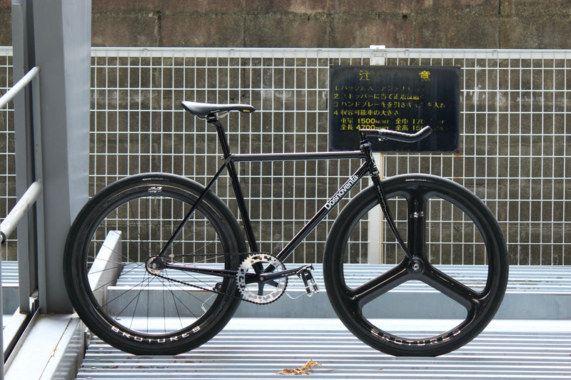 最高のクロモリパイプを使ったスペインの最速ピストバイク。