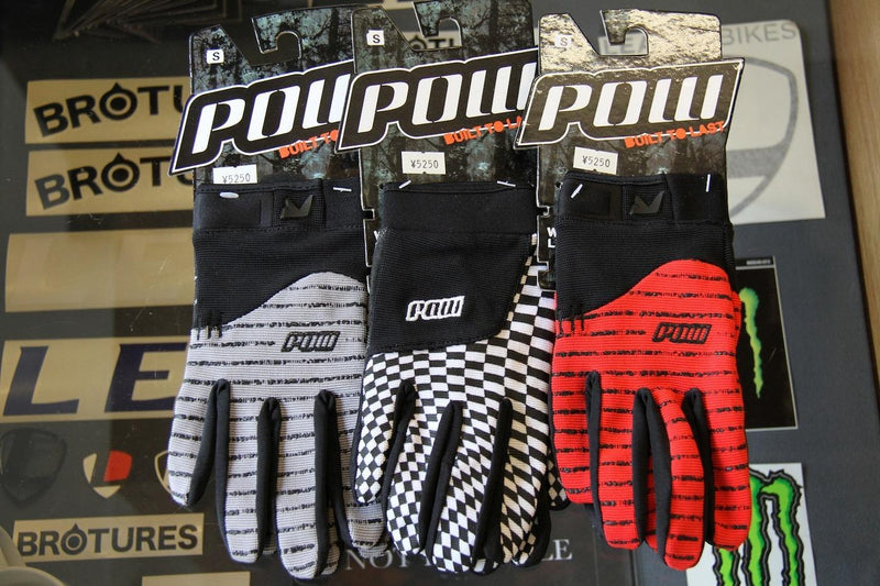 Pow Gloves 新規入荷！