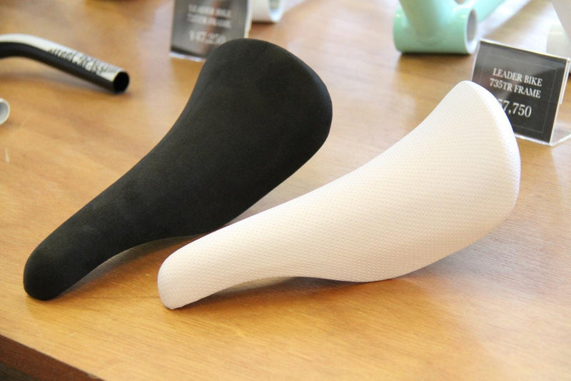 LEADER BIKE COSMIC SADDLE 再入荷！