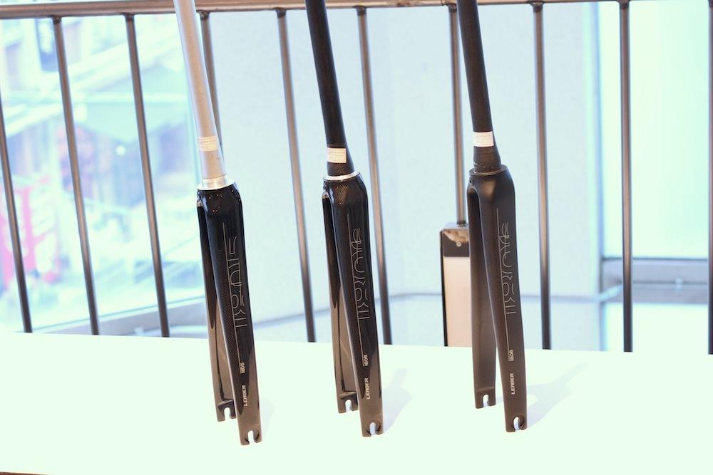 FULL CARBON FORK