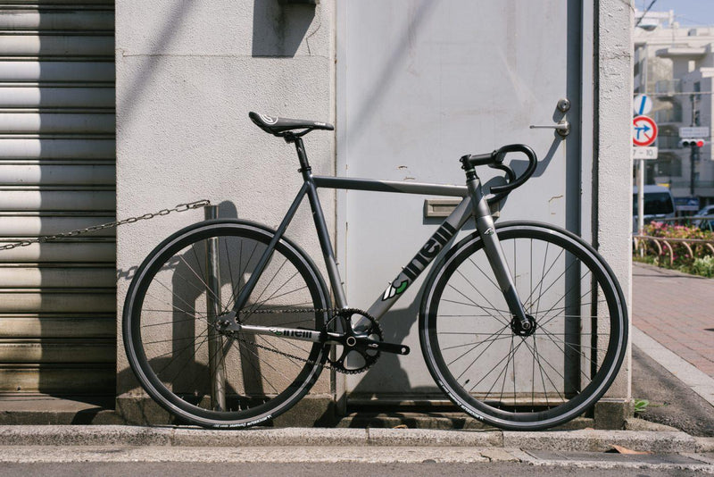 傷アリCINELLIの即納車。