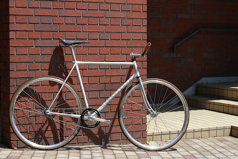 DOSNOVENTA Barcelonaをシルバーカスタム。