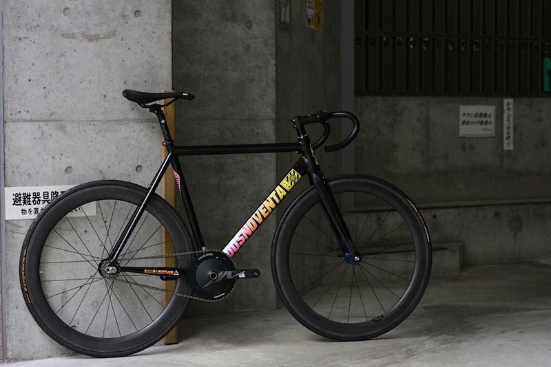 お堅い感じにカスタム。DOSNOVENTA Los Angeles