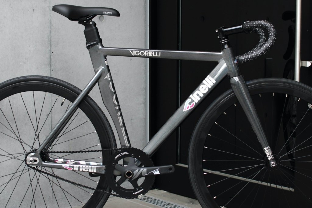 美品！Cinelli Vigorelli ピストフレーム グレー・ピンク 美品！Cinelli Vigorelli ピストフレーム グレー・ピンク 美品