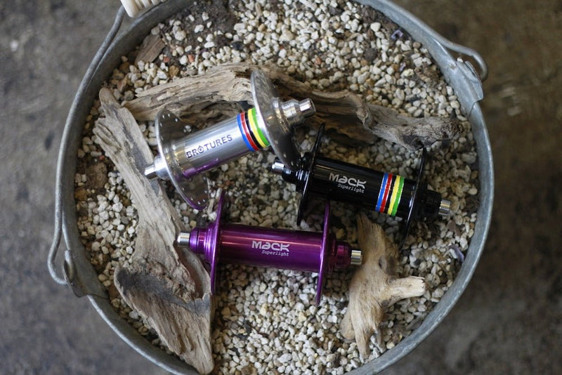 もはや「ハブ屋さん」MACK HUBが再入荷です！