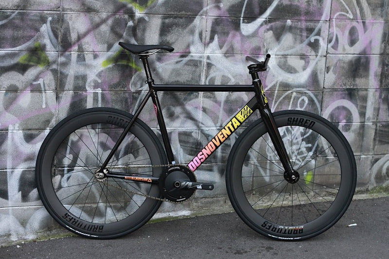 予約必須。DOSNOVENTA 再入荷間近。