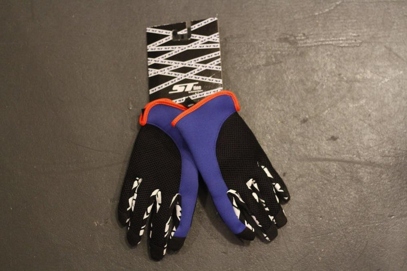 NEW GLOVES IN STOCK!!