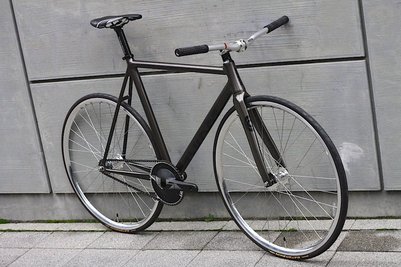 カーボンホイールを履かされがち。TYRANT BIKES KAGERO