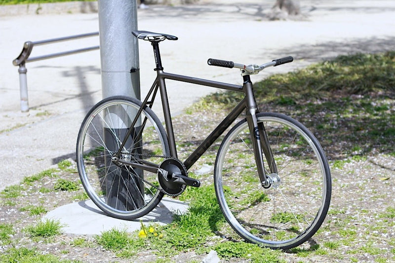 シルバーパーツで大人KAGERO。TYRANT BIKES KAGERO