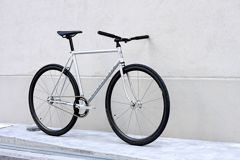 緊急告知。旧型DOSNOVENTA BARCELONA 1本だけ販売決定。
