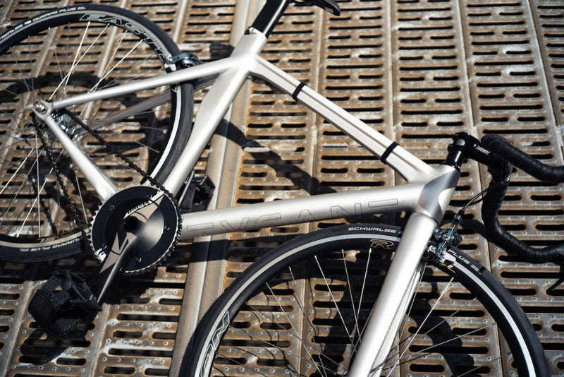 MONARCH/モナークと読みます。