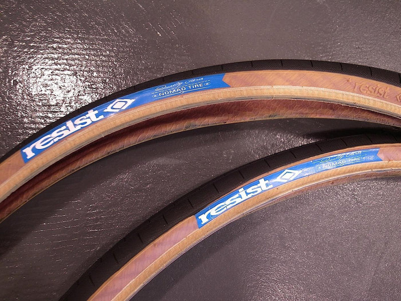 RESIST NOMAD TIRE 35c