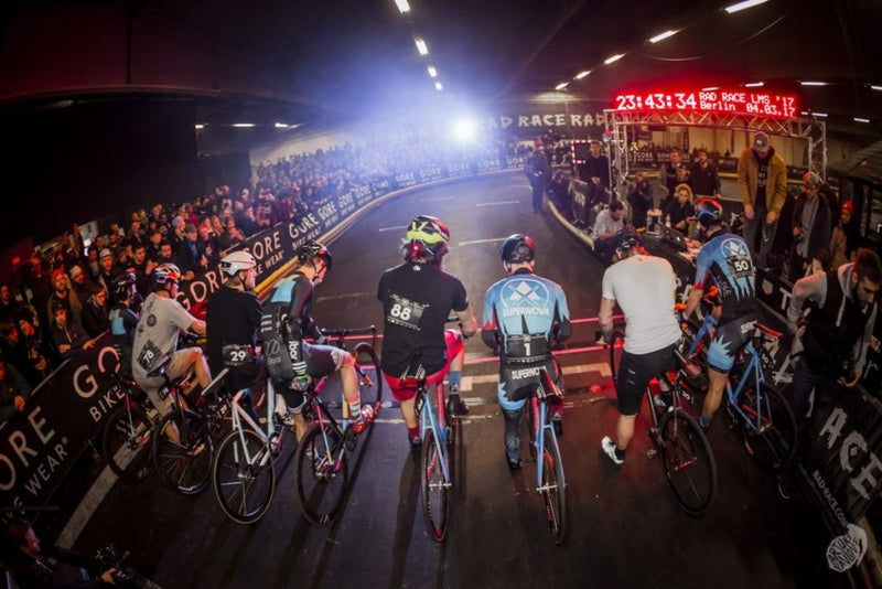 ピストバイクのレースを大阪で開催いたします！