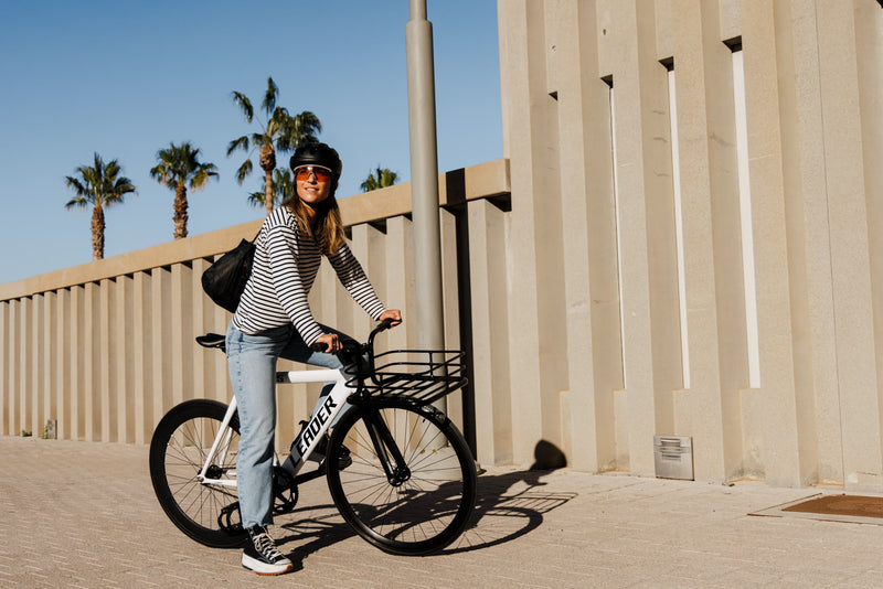 女性でも快適にピストバイクを楽しめます。