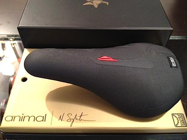 animal Nigel Sylvester PIVOTAL SEAT