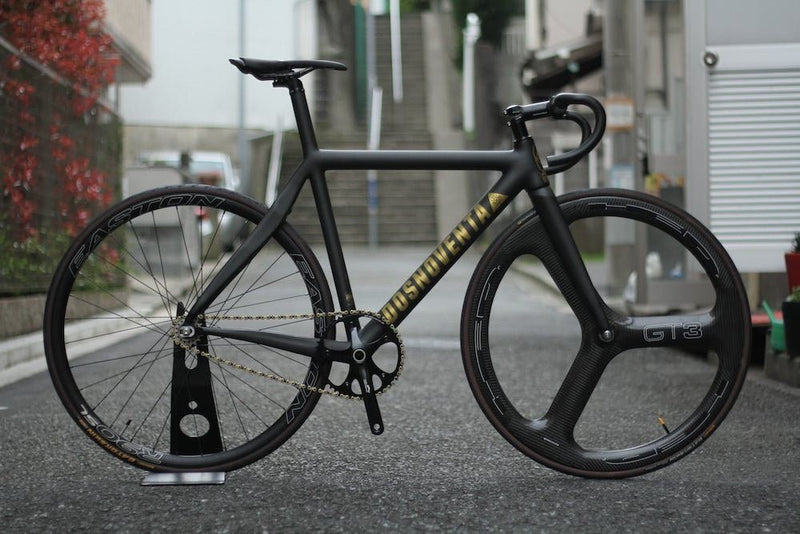 DOSNOVENTA TOKYO 数本のみご予約出来ます。