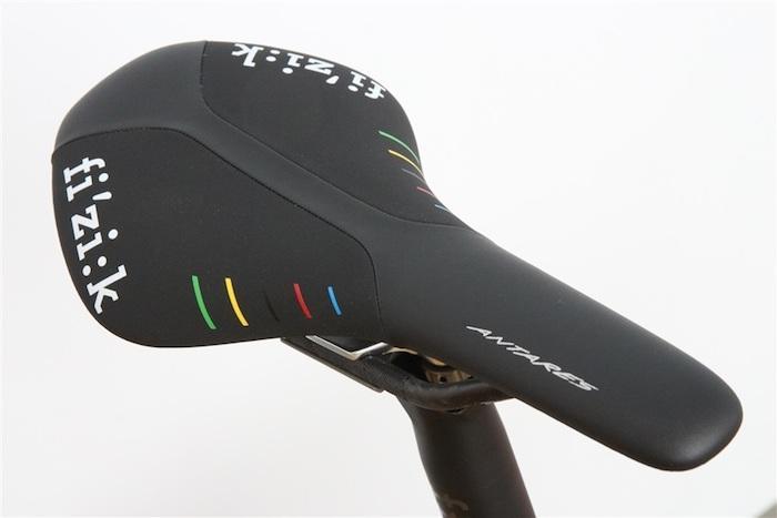 fi'zi:kサドル多数新規入荷！！