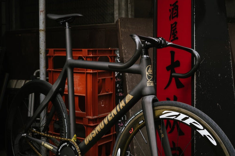 「DOSNOVENTA  TOKYO」入荷寸前。