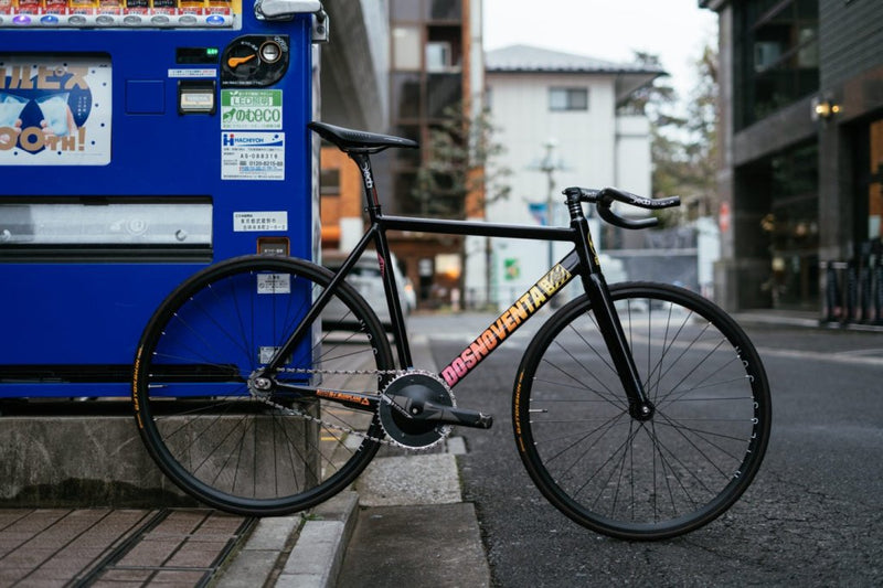 DOSNOVENTA入荷目前。