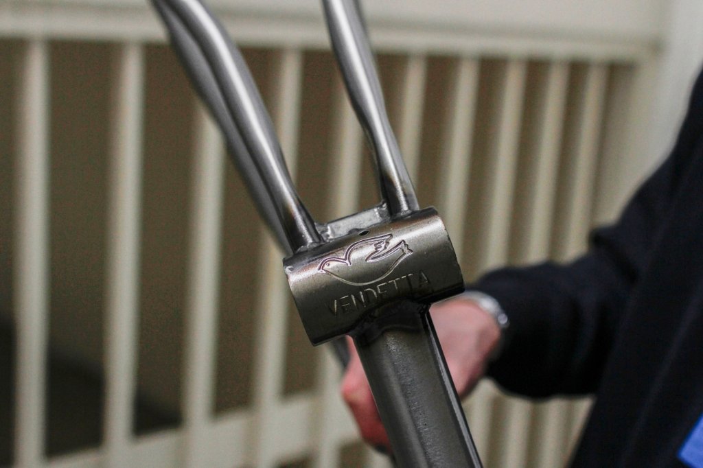 VENDETTA Columbus Cromor Mega Low Triple T