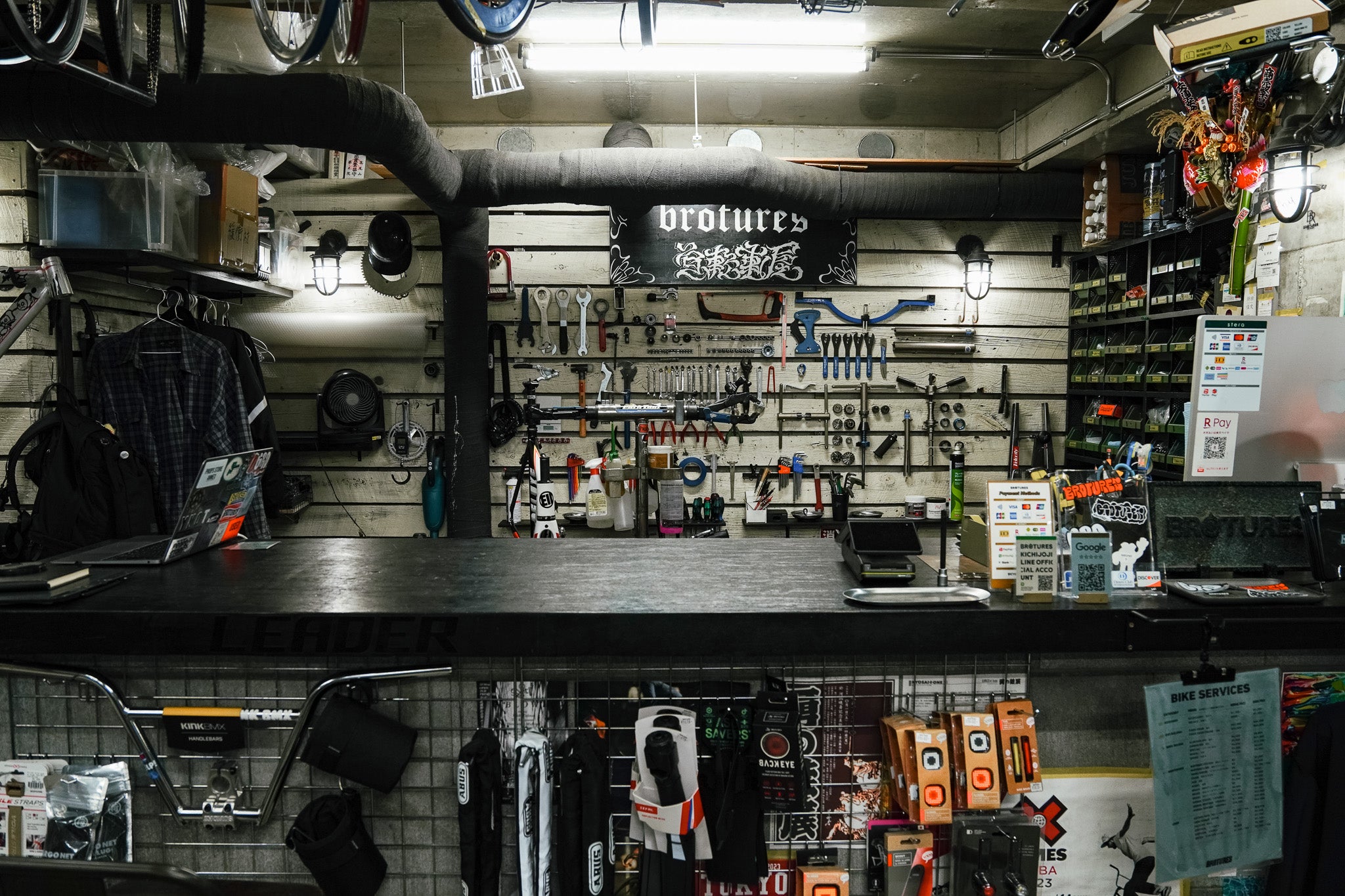 FLAGSHIP - BROTURES KICHIJOJI | ブローチャーズ - BROTURES