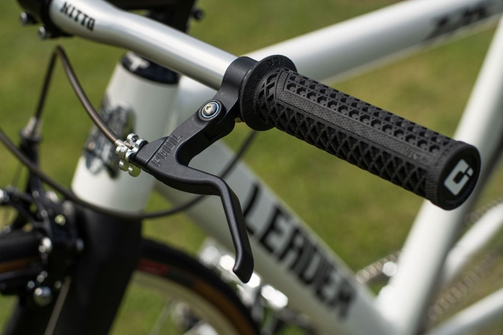 LEADER 725TR 