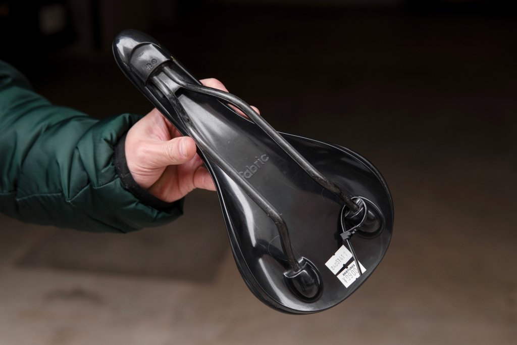 fabric Scoop Pro Team Flat カーボンレールサドル Fabric Scoop Flat Pro Team - Carbon Rail