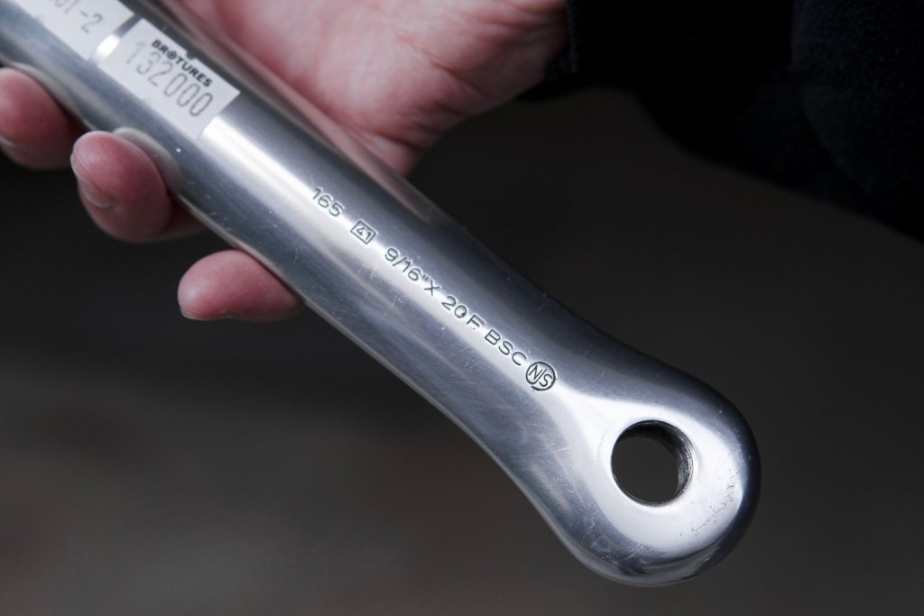 カンパニョーロ ピスタ クランク njs刻印あり 165mm 右のみ カンパニョーロ ピスタ クランク njs刻印あり 165mm 右のみ