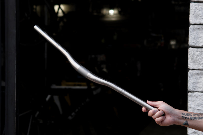 【OUTLET】A-Frame Titanium Riser Handlebar