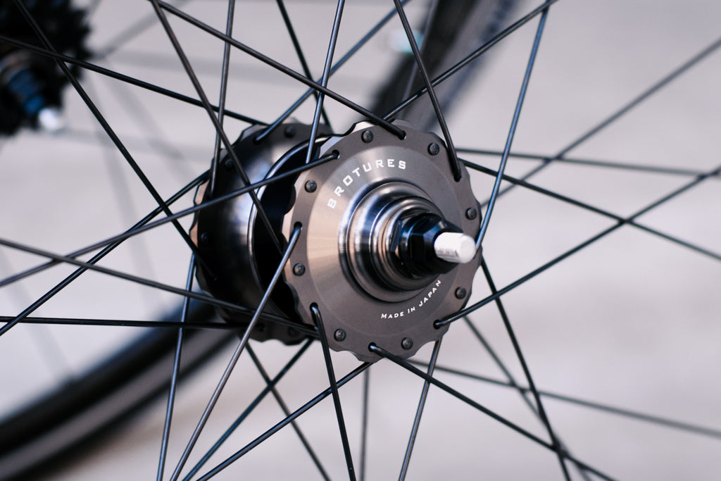 EASTON R90 x TRIPLE THREAT HUB