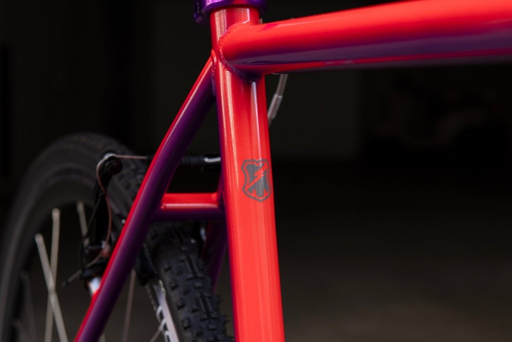 定価8万以上！未使用KONA フレーム レッド/パープル 定価8万以上！未使用KONA フレーム レッド/パープル 自転車