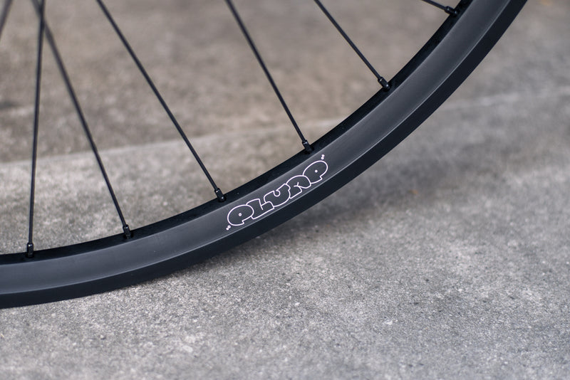 BROTURES PLUMP x BROTURES TRACK HUB
