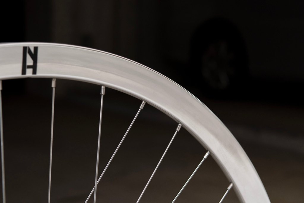 H PLUS SON SV-30 (CHROME) × DURA-ACE TRACK HUB Custom Wheel F/R