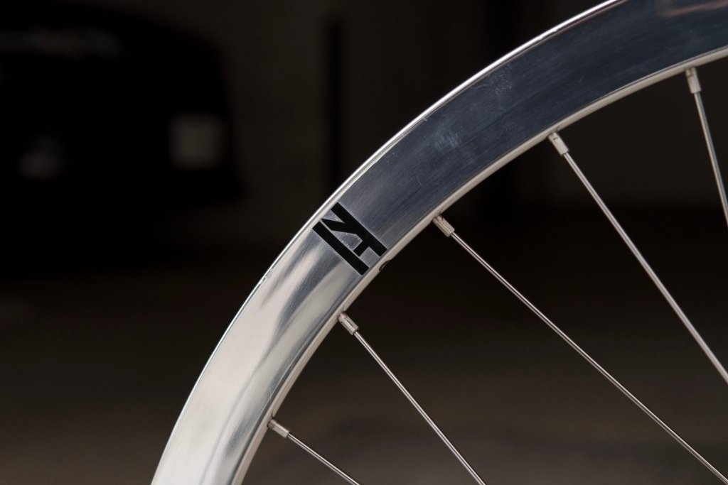 H PLUS SON SV-30 (CHROME) × DURA-ACE TRACK HUB Custom Wheel F/R