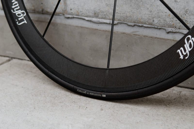 LIGHTWEIGHT AUTOBAHN VR8 CARBON WHEEL (FRONT / TUBULAR) 【USED】