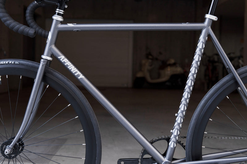 AFFINITY CYCLES METROPOLITAN (FILM GRAIN / C-C540mm / Msize)【USED】