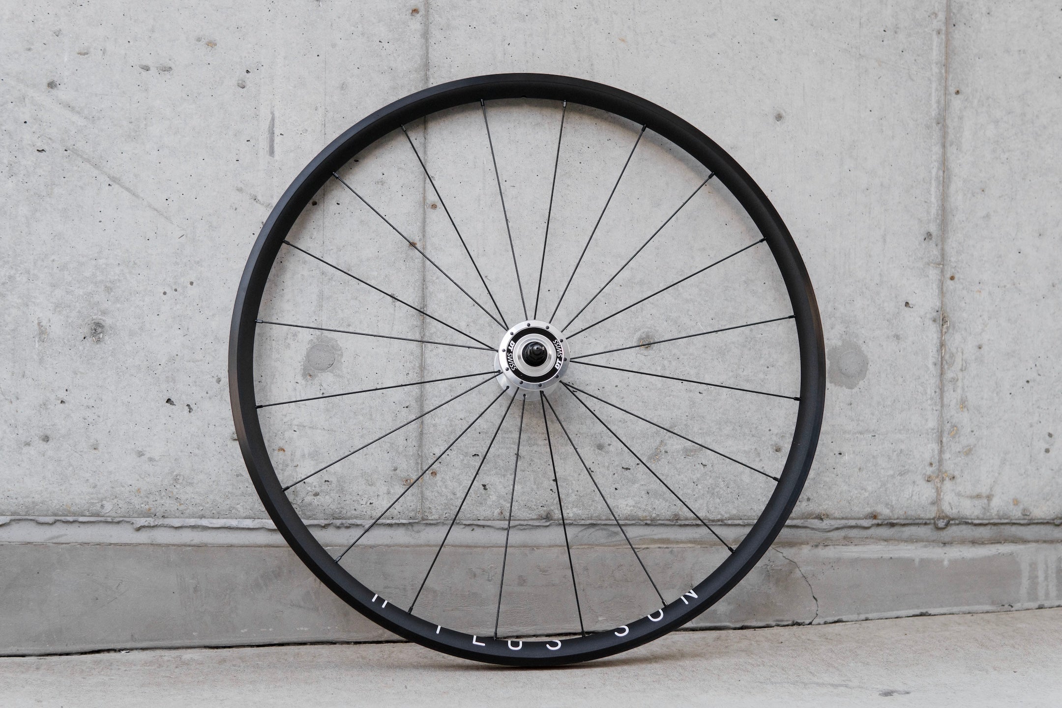 H PLUS SON AT-25 × SURLY シングルディスクホイール H PLUS SON AT-25 RIM × DT SWISS TRACK HUB Custom Wheel (F/R Set)