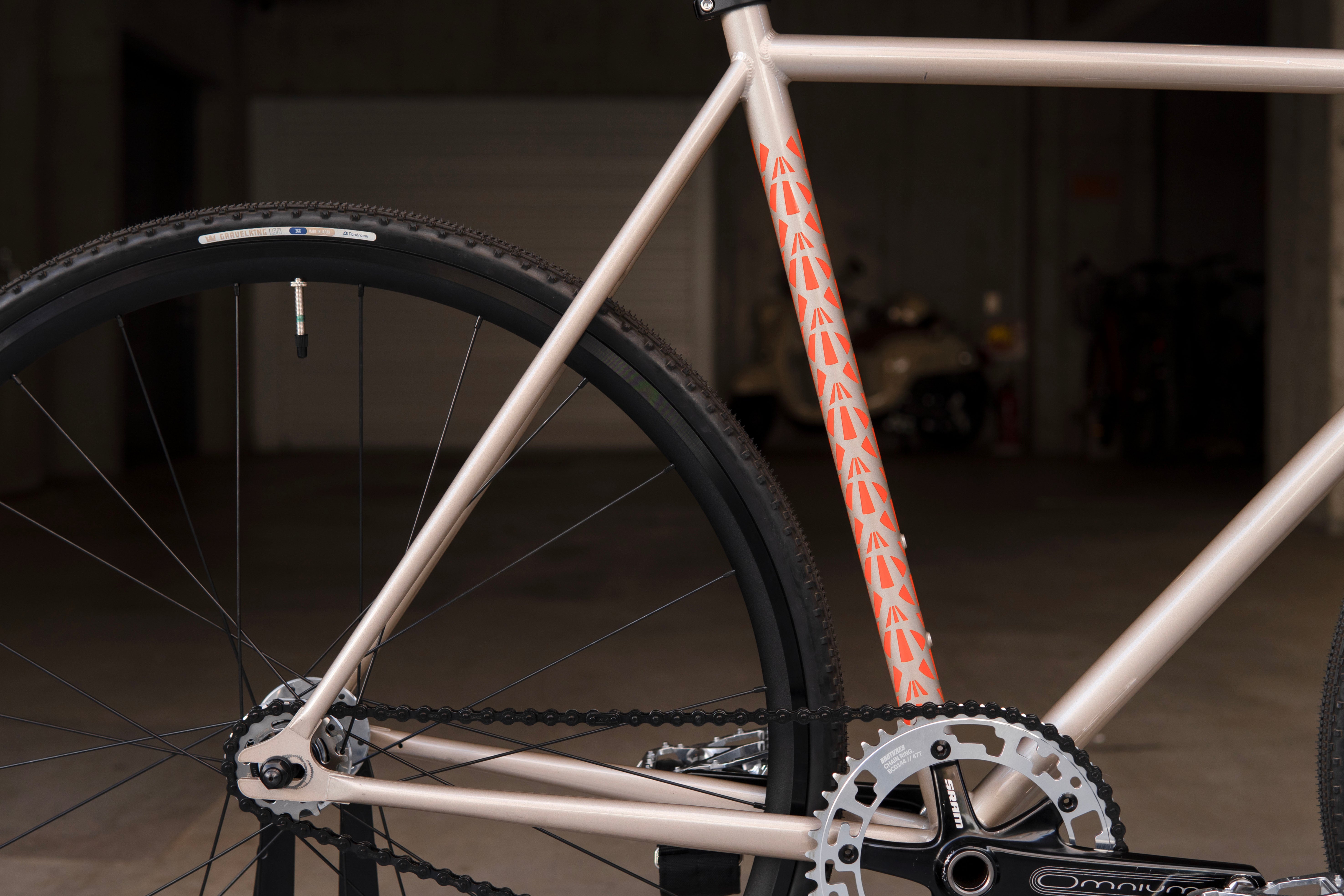 AFFINITY CYCLES METROPOLITAN (Champagne Gold / C-C 510mm / S size
