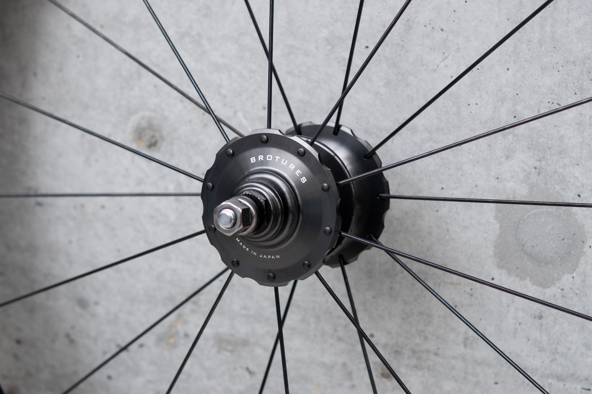 USED BROTURES SHRED88 CARBON RIM × BROTURES TRIPLE THREAT HUB Custom W