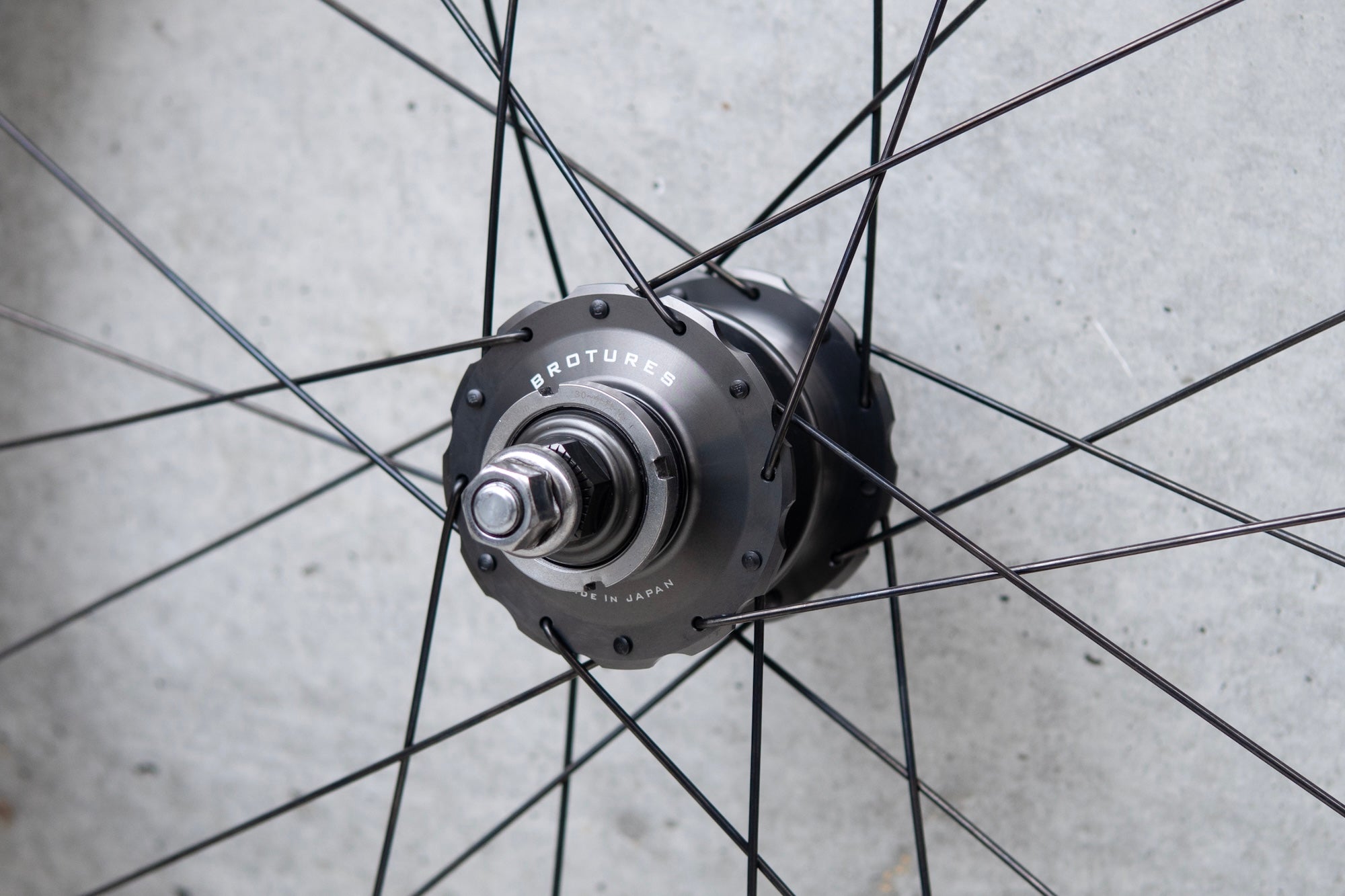 USED BROTURES SHRED88 CARBON RIM × BROTURES TRIPLE THREAT HUB Custom W
