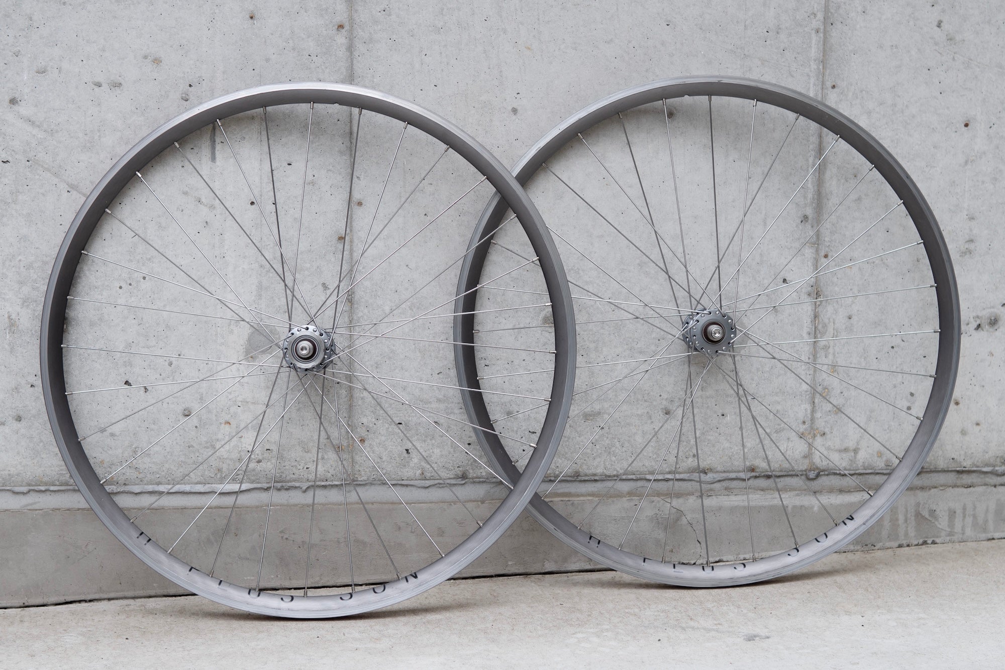 H PLUS SON AT-25 (HLH) × PHILWOOD LOW FLANGE TRACK HUB (GUNMETAL) Cust H PLUS SON AT-25 (HLH) × PHILWOOD LOW FLANGE TRACK HUB (GUNMETAL) Cust