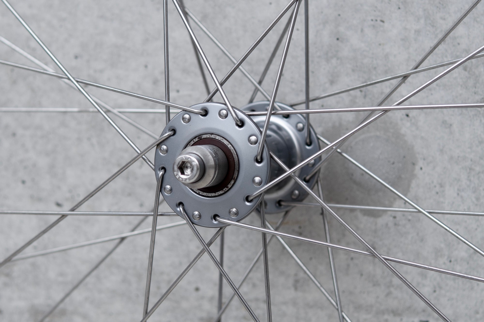 H PLUS SON AT-25 (HLH) × PHILWOOD LOW FLANGE TRACK HUB (GUNMETAL) Cust